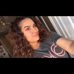 Meet your Posher, Ariana